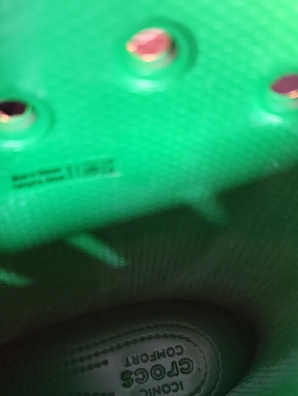 Crocs  Unisex Classic Clog in Green       M-7 W-9 - Picture 12 of 16